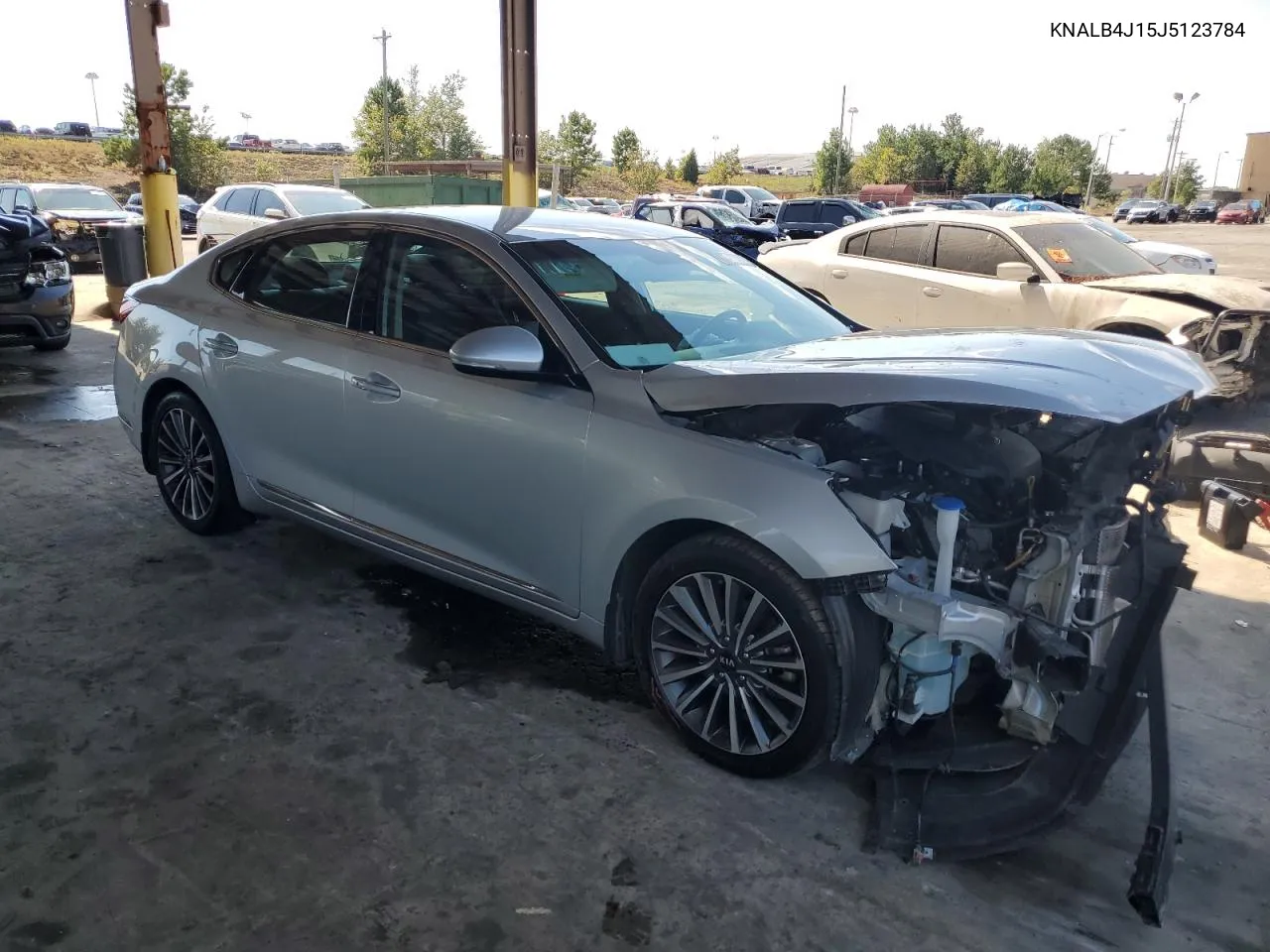 2018 Kia Cadenza Premium VIN: KNALB4J15J5123784 Lot: 74958984