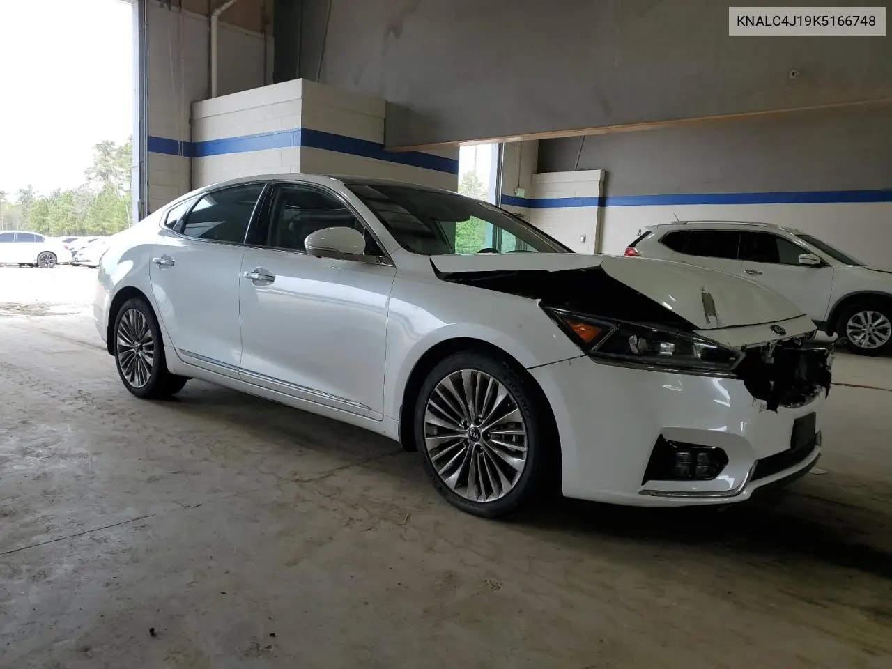 2019 Kia Cadenza Luxury VIN: KNALC4J19K5166748 Lot: 53270105