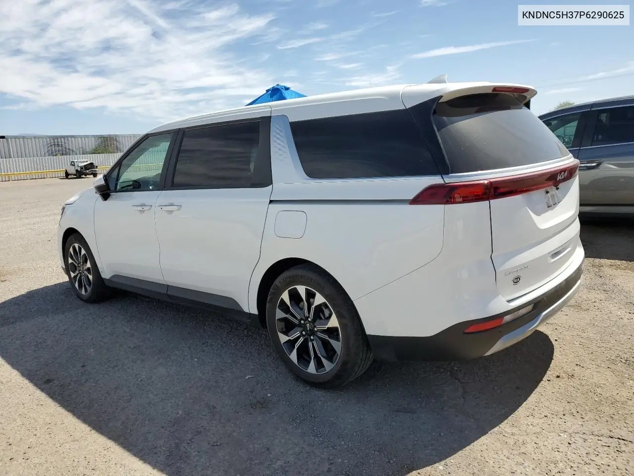 2023 Kia Carnival Ex VIN: KNDNC5H37P6290625 Lot: 56884075
