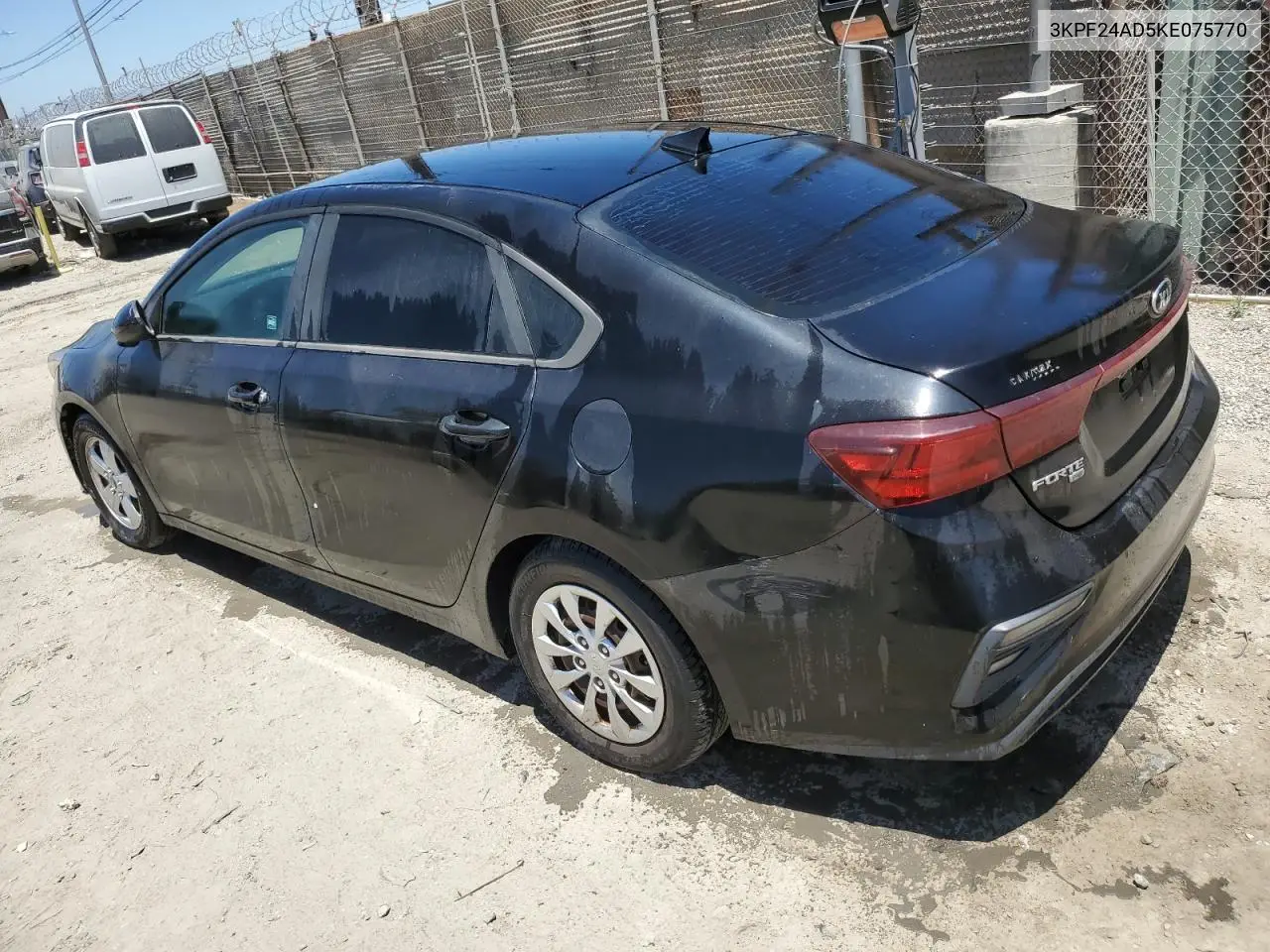 2019 Kia Forte Fe VIN: 3KPF24AD5KE075770 Lot: 62963285