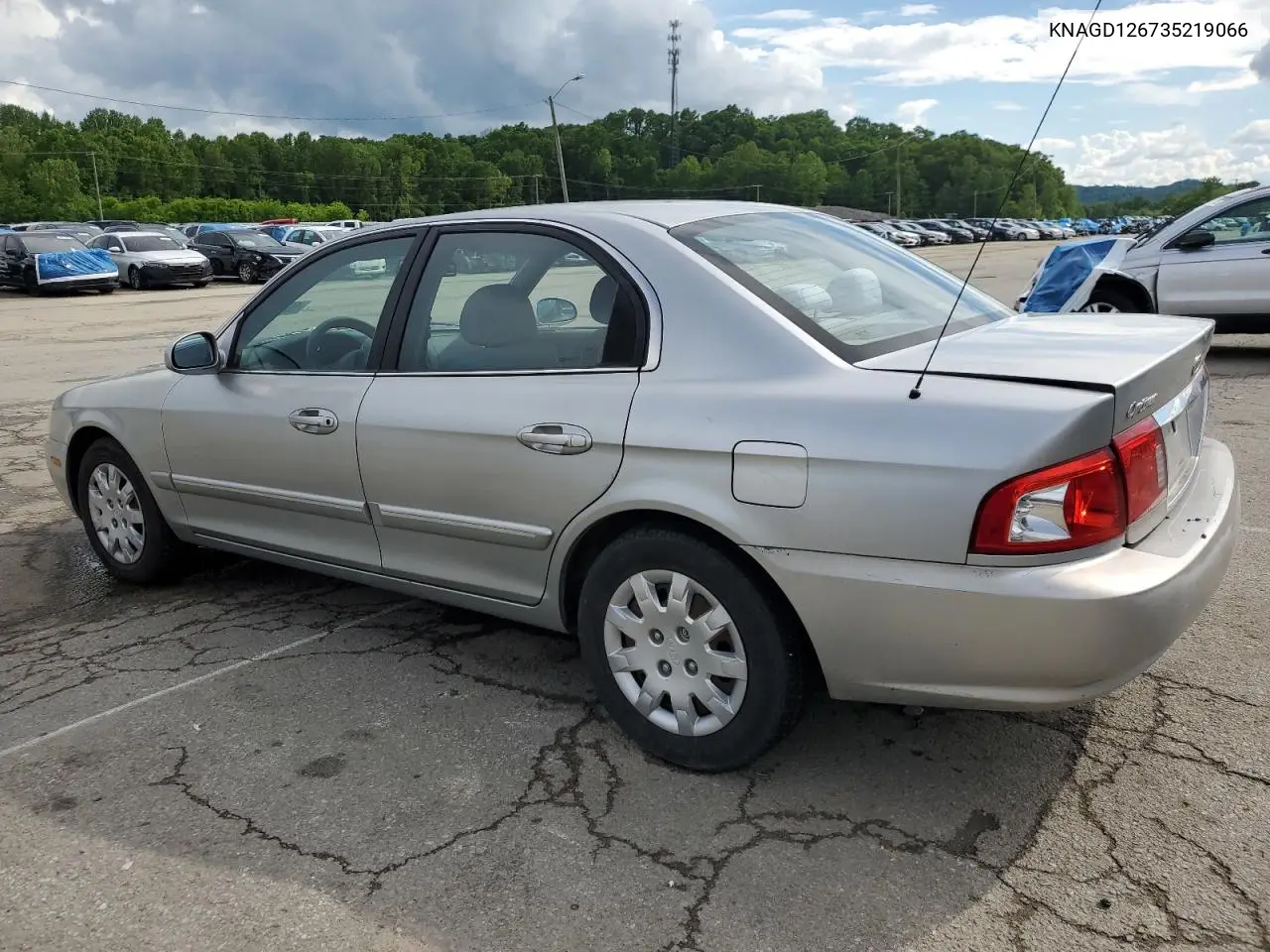 2003 Kia Optima Lx VIN: KNAGD126735219066 Lot: 56987745