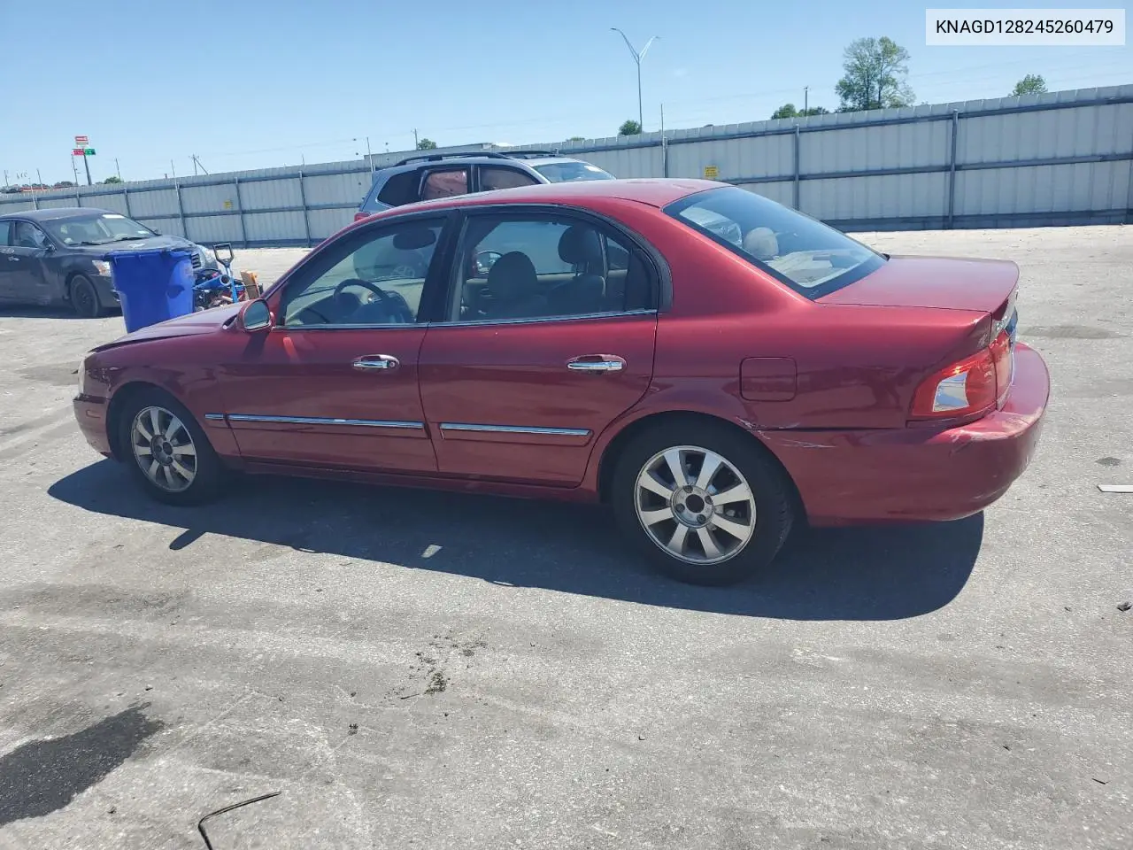 2004 Kia Optima Lx VIN: KNAGD128245260479 Lot: 52683235
