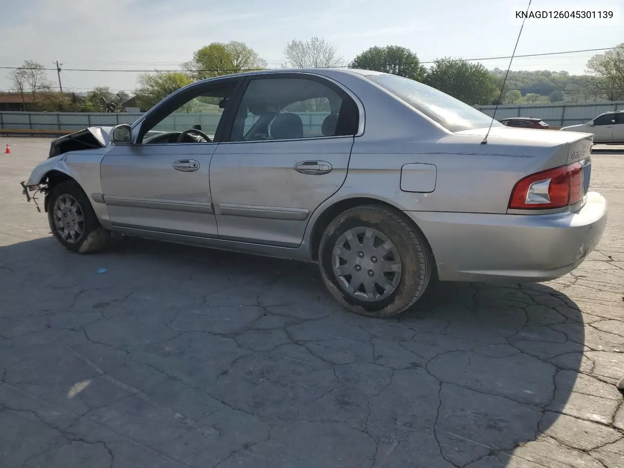 2004 Kia Optima Lx VIN: KNAGD126045301139 Lot: 52876615
