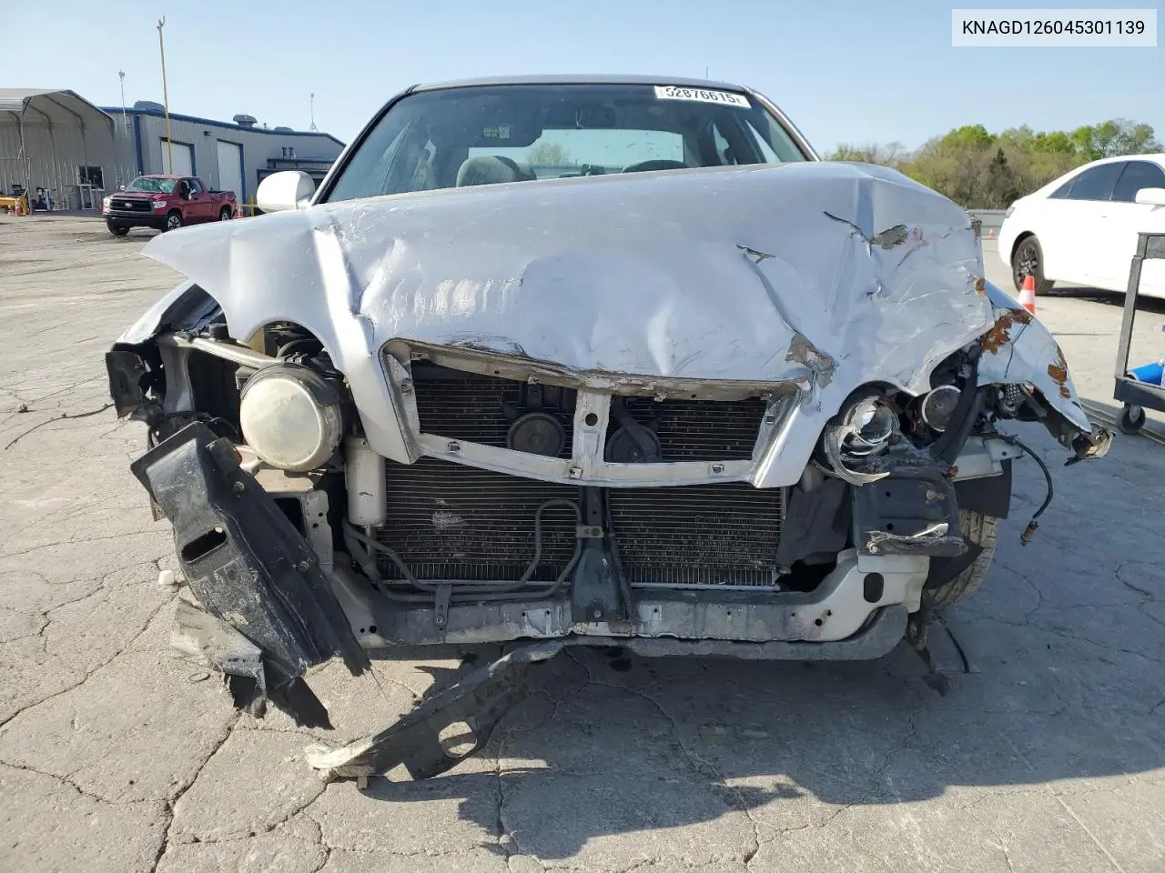 2004 Kia Optima Lx VIN: KNAGD126045301139 Lot: 52876615