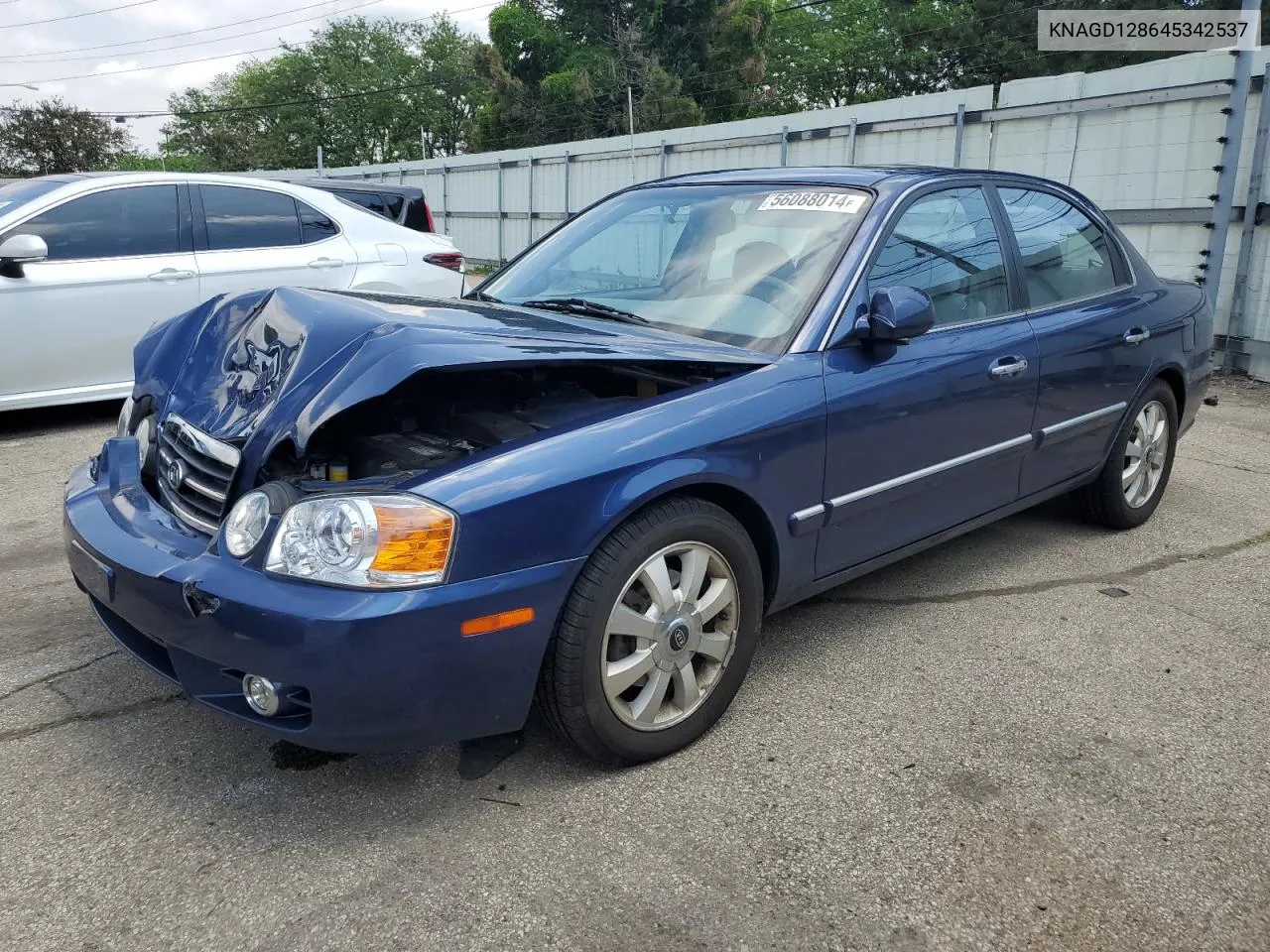 2004 Kia Optima Lx VIN: KNAGD128645342537 Lot: 56088014