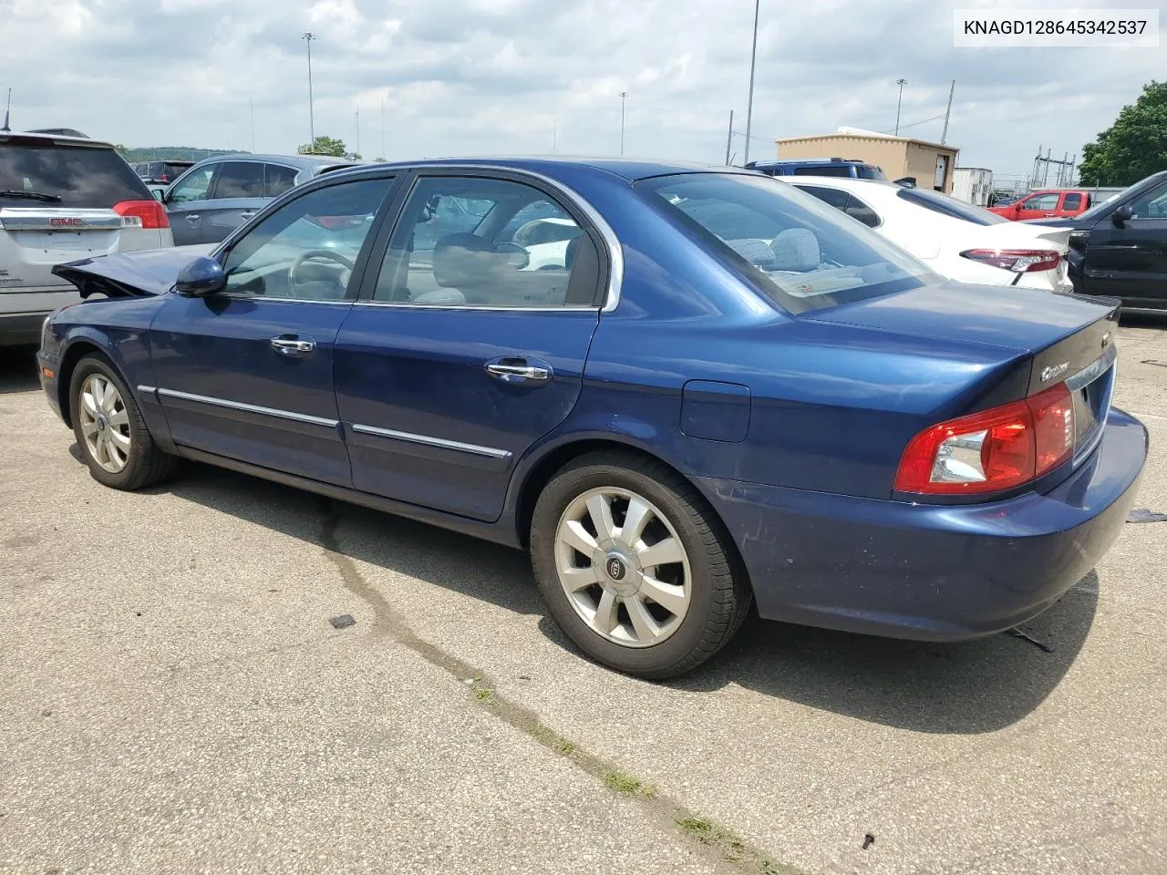 2004 Kia Optima Lx VIN: KNAGD128645342537 Lot: 56088014