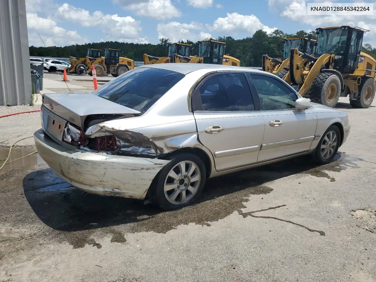 2004 Kia Optima Lx VIN: KNAGD128845342264 Lot: 61550655