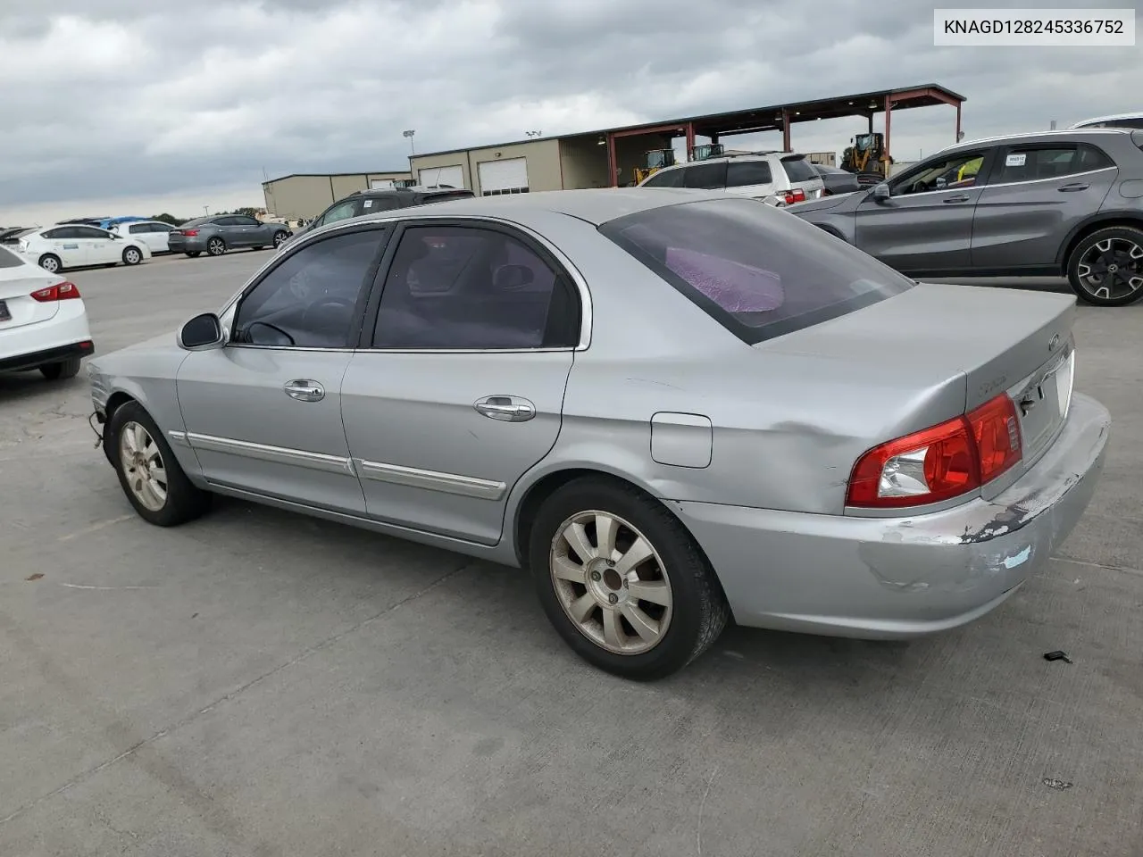 2004 Kia Optima Lx VIN: KNAGD128245336752 Lot: 64112284