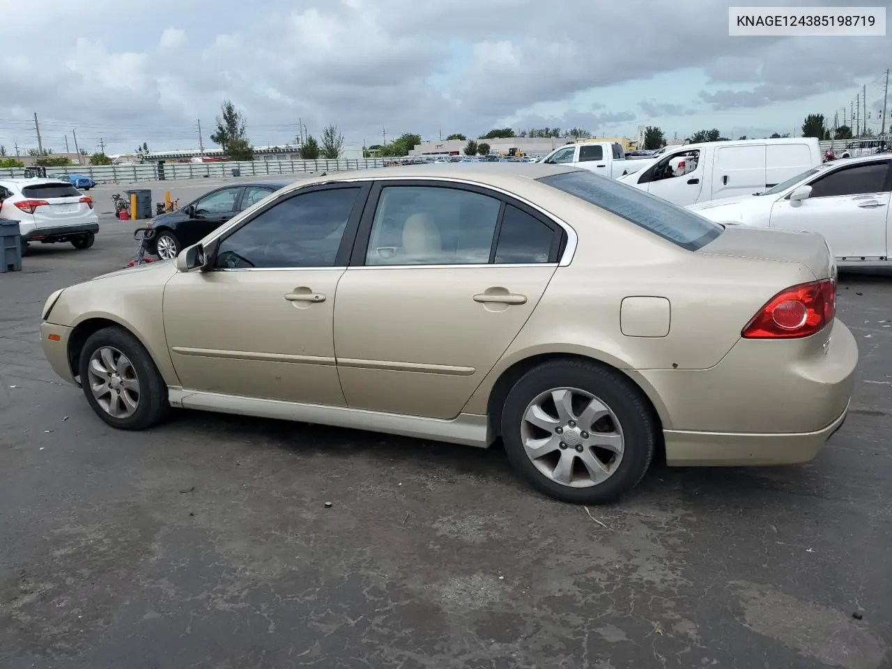 2008 Kia Optima Lx VIN: KNAGE124385198719 Lot: 55449255