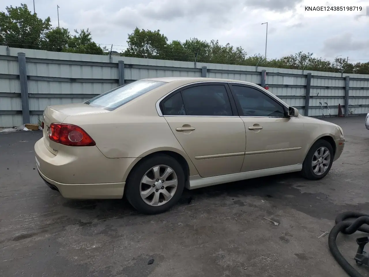 2008 Kia Optima Lx VIN: KNAGE124385198719 Lot: 55449255
