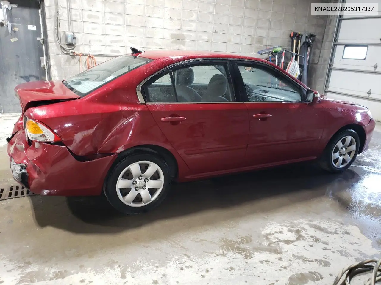 2009 Kia Optima Lx VIN: KNAGE228295317337 Lot: 56852485