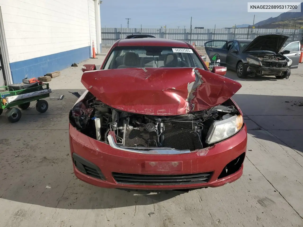 2009 Kia Optima Lx VIN: KNAGE228895317200 Lot: 58262585
