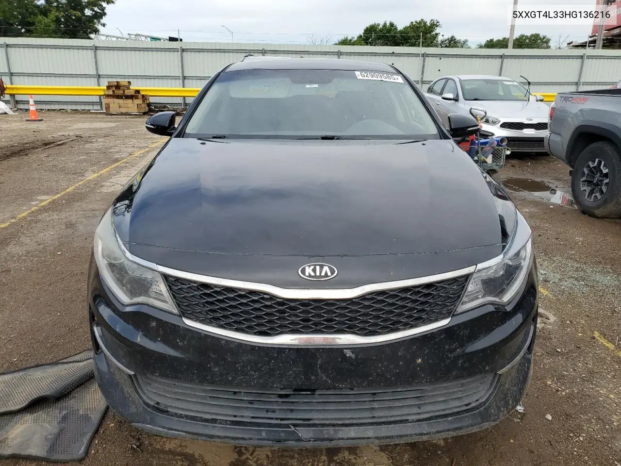 2017 Kia Optima Lx VIN: 5XXGT4L33HG136216 Lot: 62909585