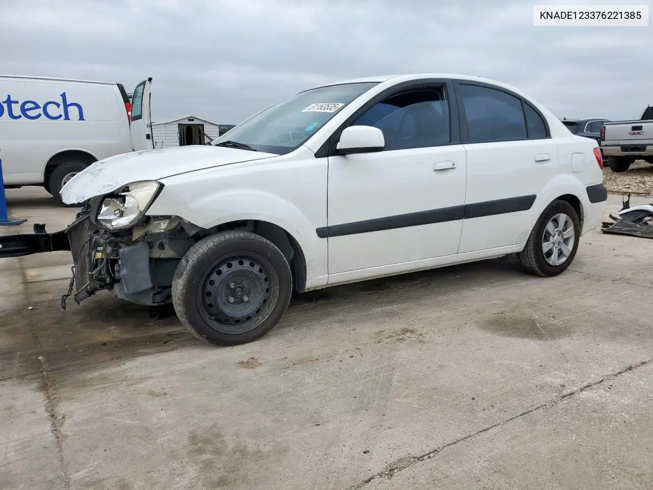 2007 Kia Rio Base VIN: KNADE123376221385 Lot: 51163535