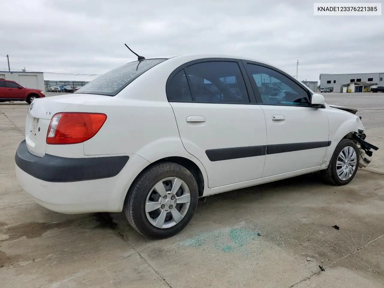 2007 Kia Rio Base VIN: KNADE123376221385 Lot: 51163535