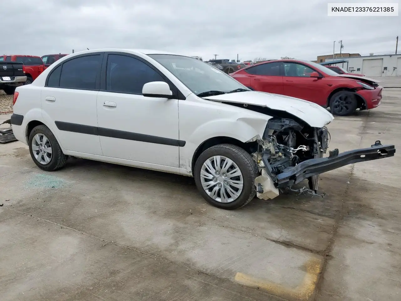 2007 Kia Rio Base VIN: KNADE123376221385 Lot: 51163535