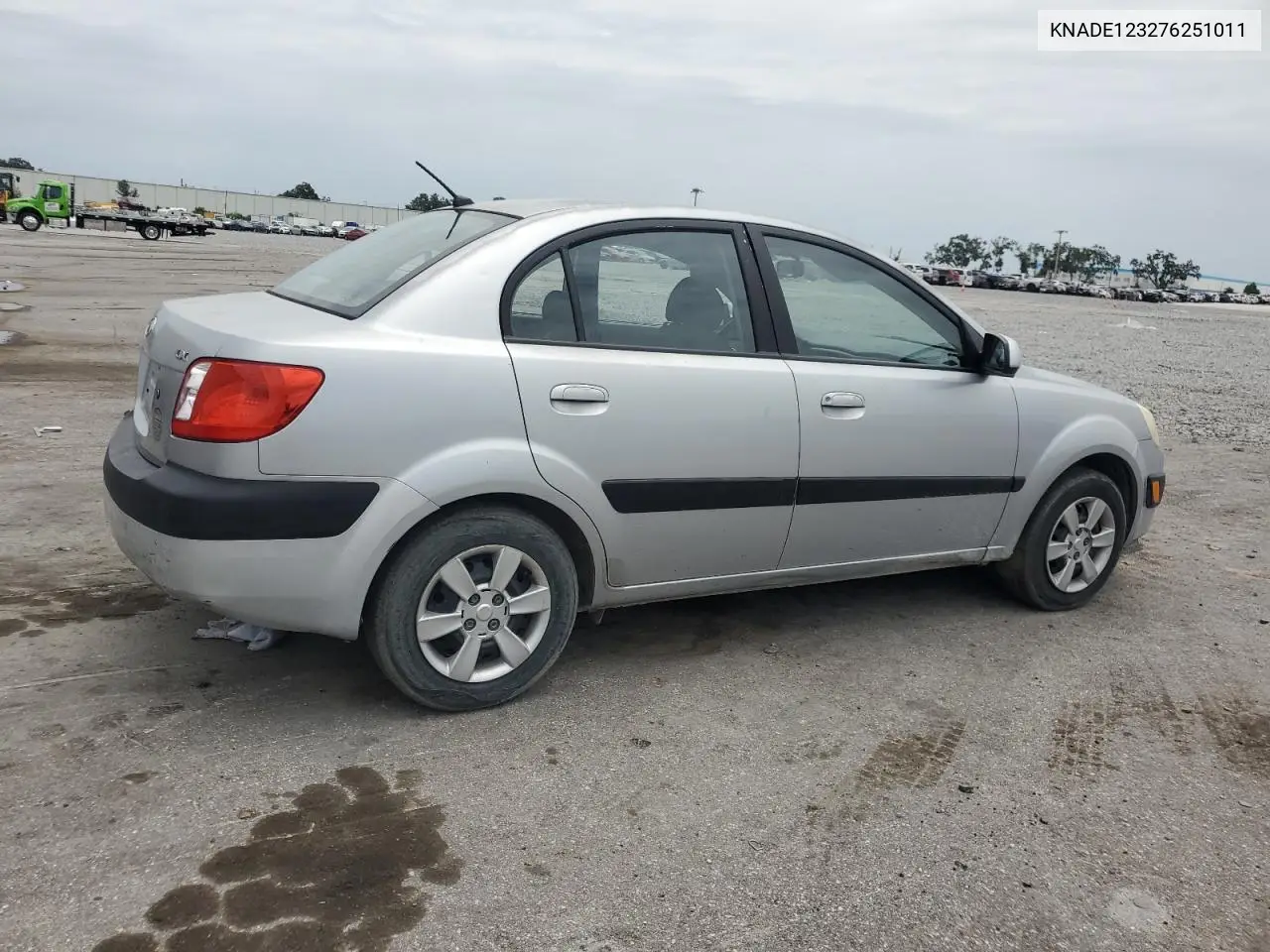 2007 Kia Rio Base VIN: KNADE123276251011 Lot: 63081555