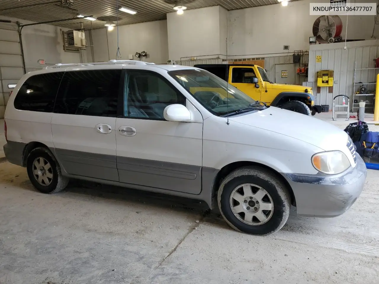 2003 Kia Sedona Ex VIN: KNDUP131136477707 Lot: 59520875
