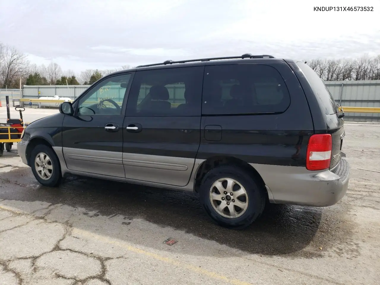 2004 Kia Sedona Ex VIN: KNDUP131X46573532 Lot: 50061665