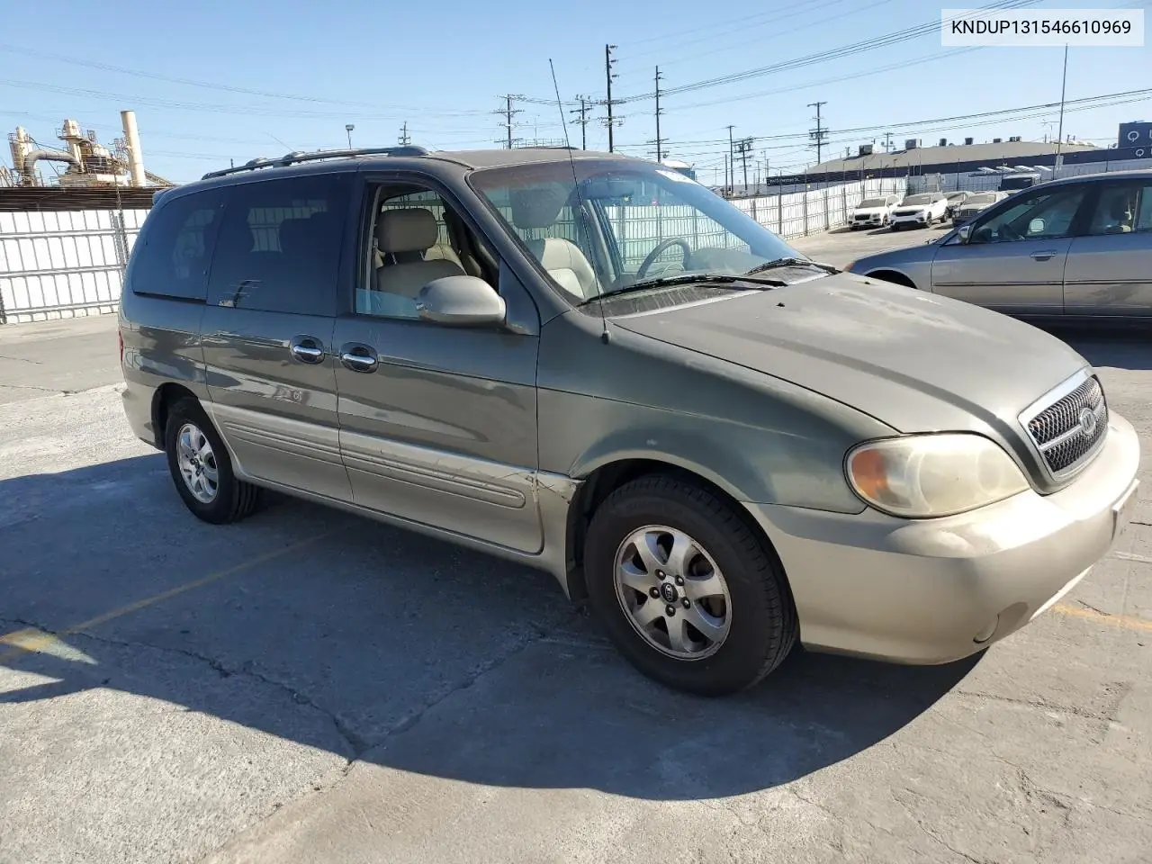 2004 Kia Sedona Ex VIN: KNDUP131546610969 Lot: 61212405