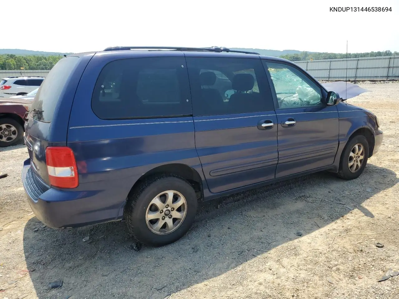 2004 Kia Sedona Ex VIN: KNDUP131446538694 Lot: 62112635