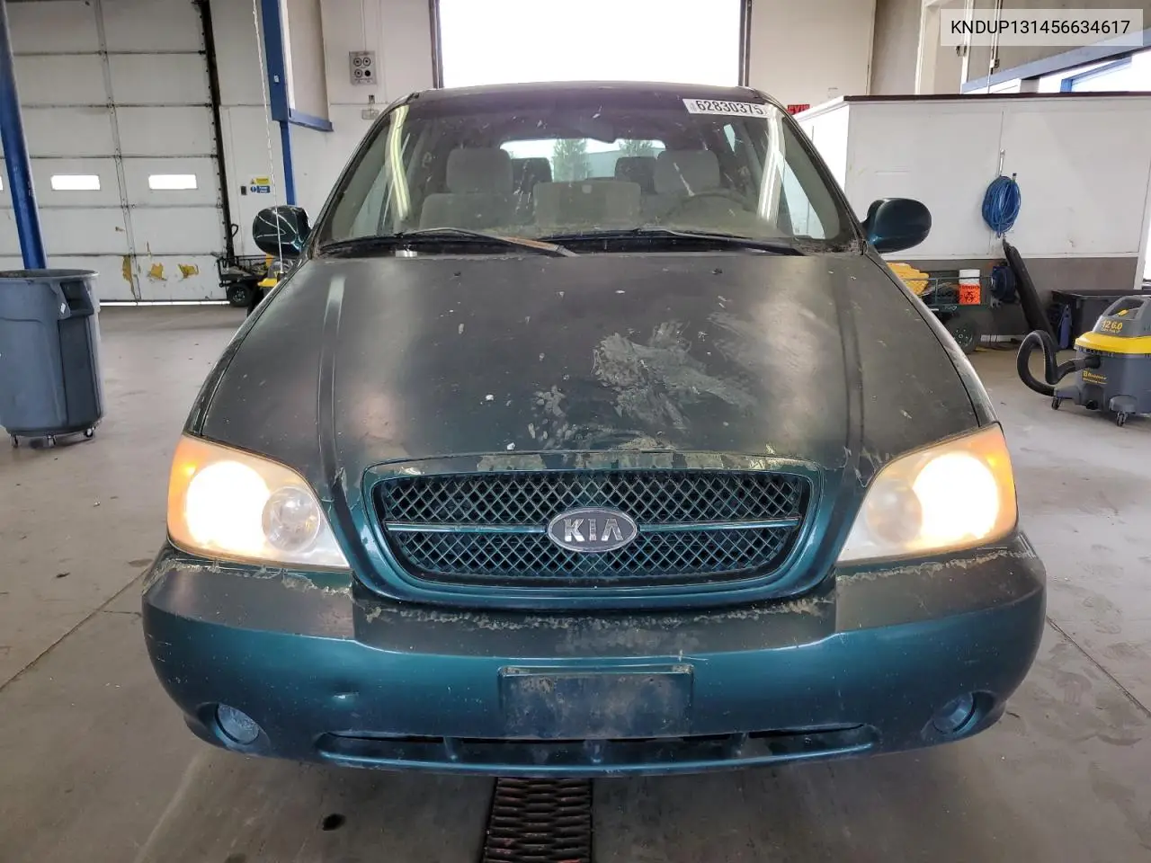 2005 Kia Sedona Ex VIN: KNDUP131456634617 Lot: 62830375