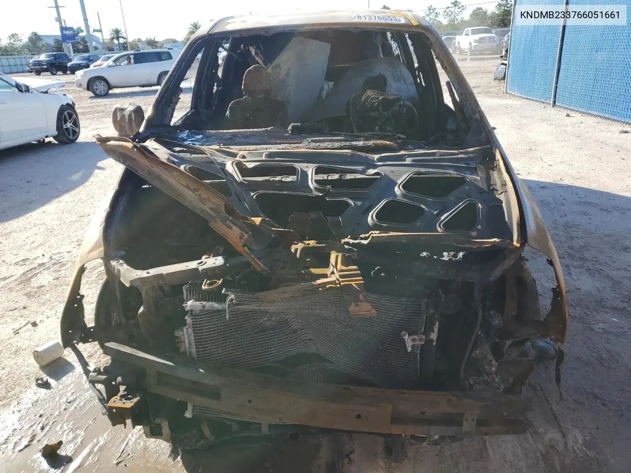 2006 Kia Sedona Ex VIN: KNDMB233766051661 Lot: 52422895
