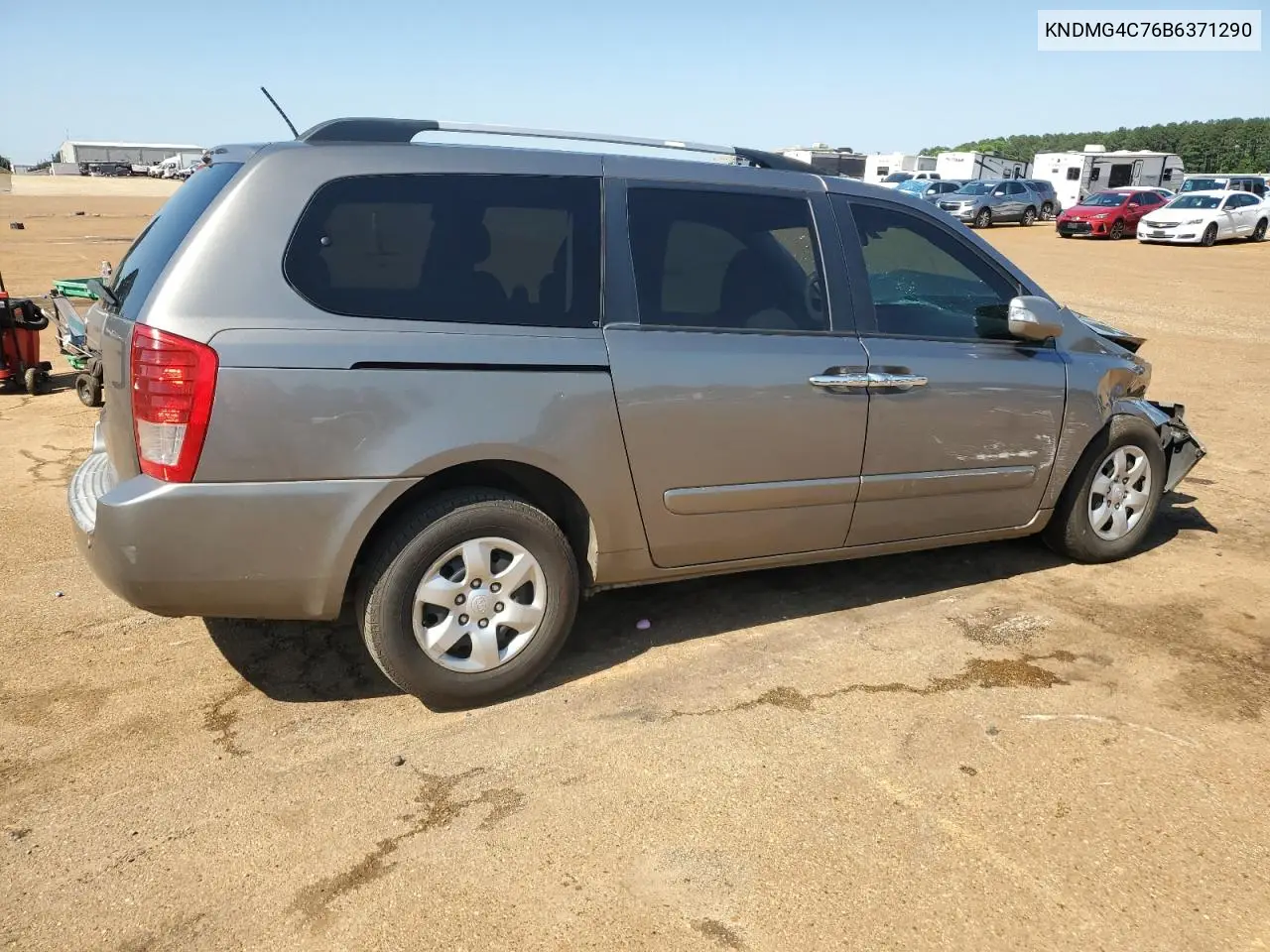 2011 Kia Sedona Lx VIN: KNDMG4C76B6371290 Lot: 56292655