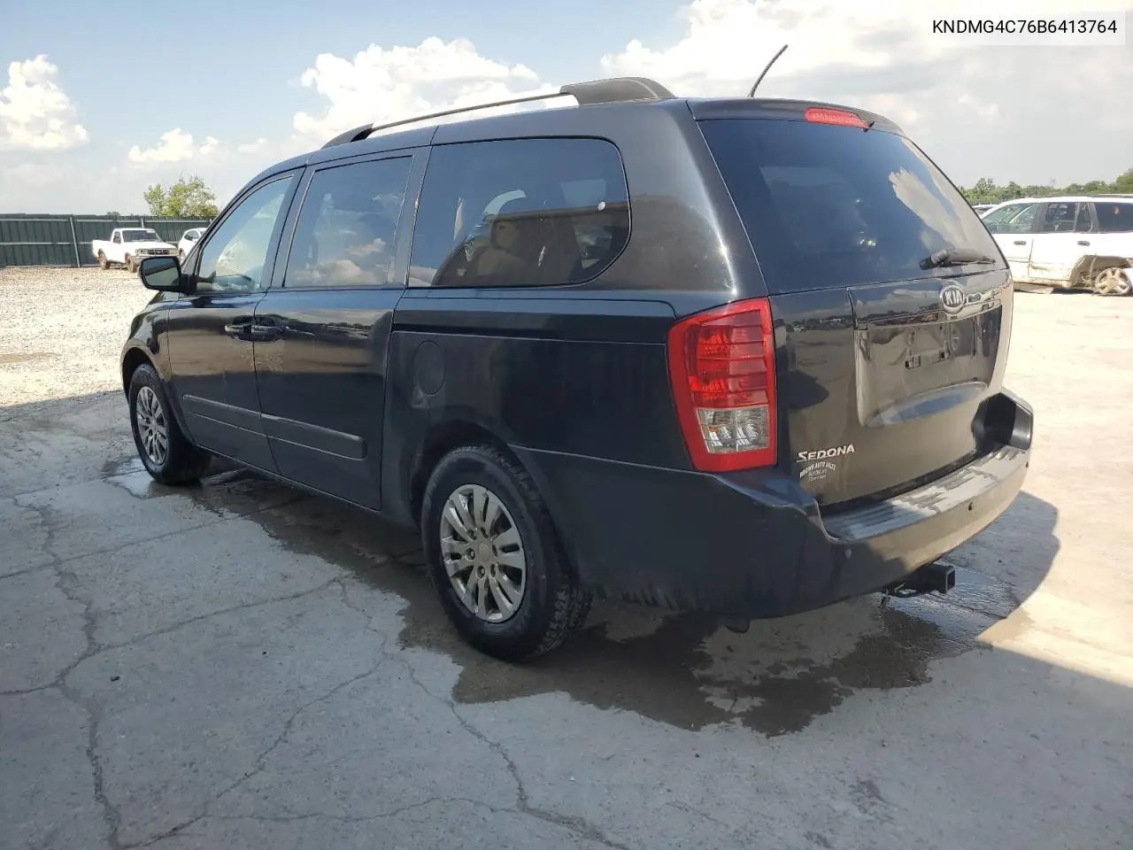 2011 Kia Sedona Lx VIN: KNDMG4C76B6413764 Lot: 62660205
