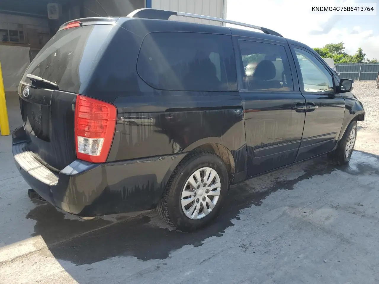 2011 Kia Sedona Lx VIN: KNDMG4C76B6413764 Lot: 62660205