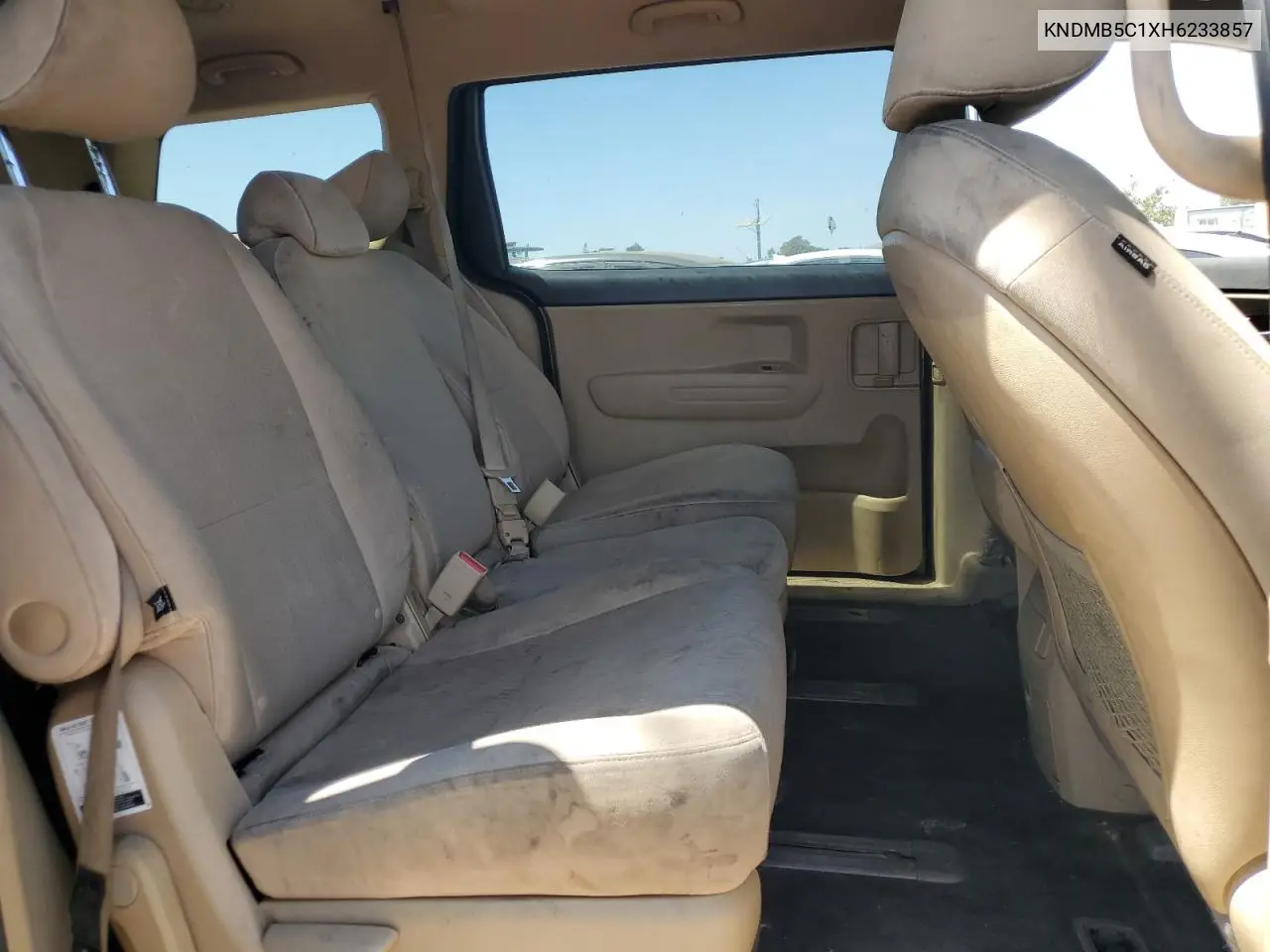 2017 Kia Sedona Lx VIN: KNDMB5C1XH6233857 Lot: 62030125