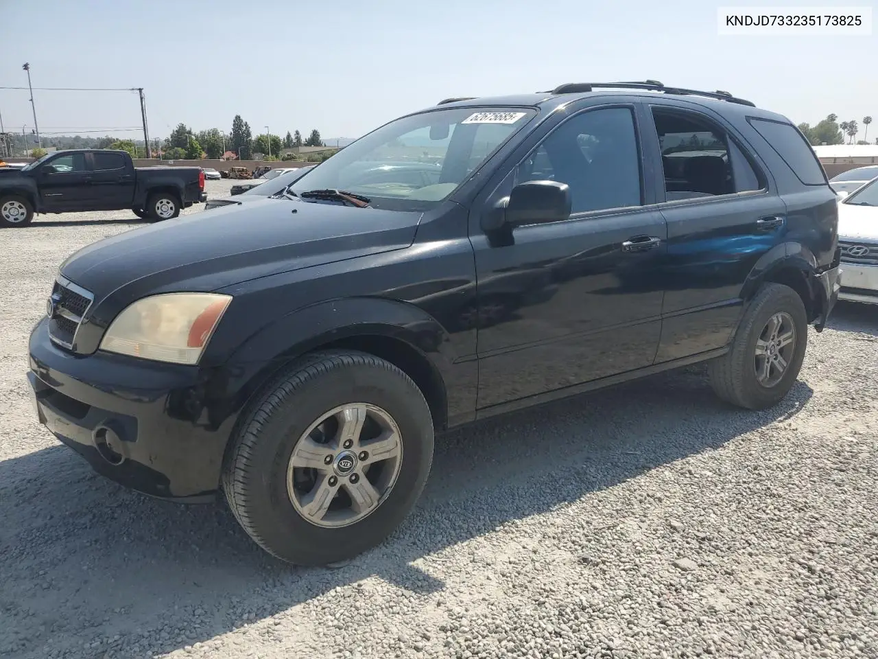 2003 Kia Sorento Ex VIN: KNDJD733235173825 Lot: 62675685