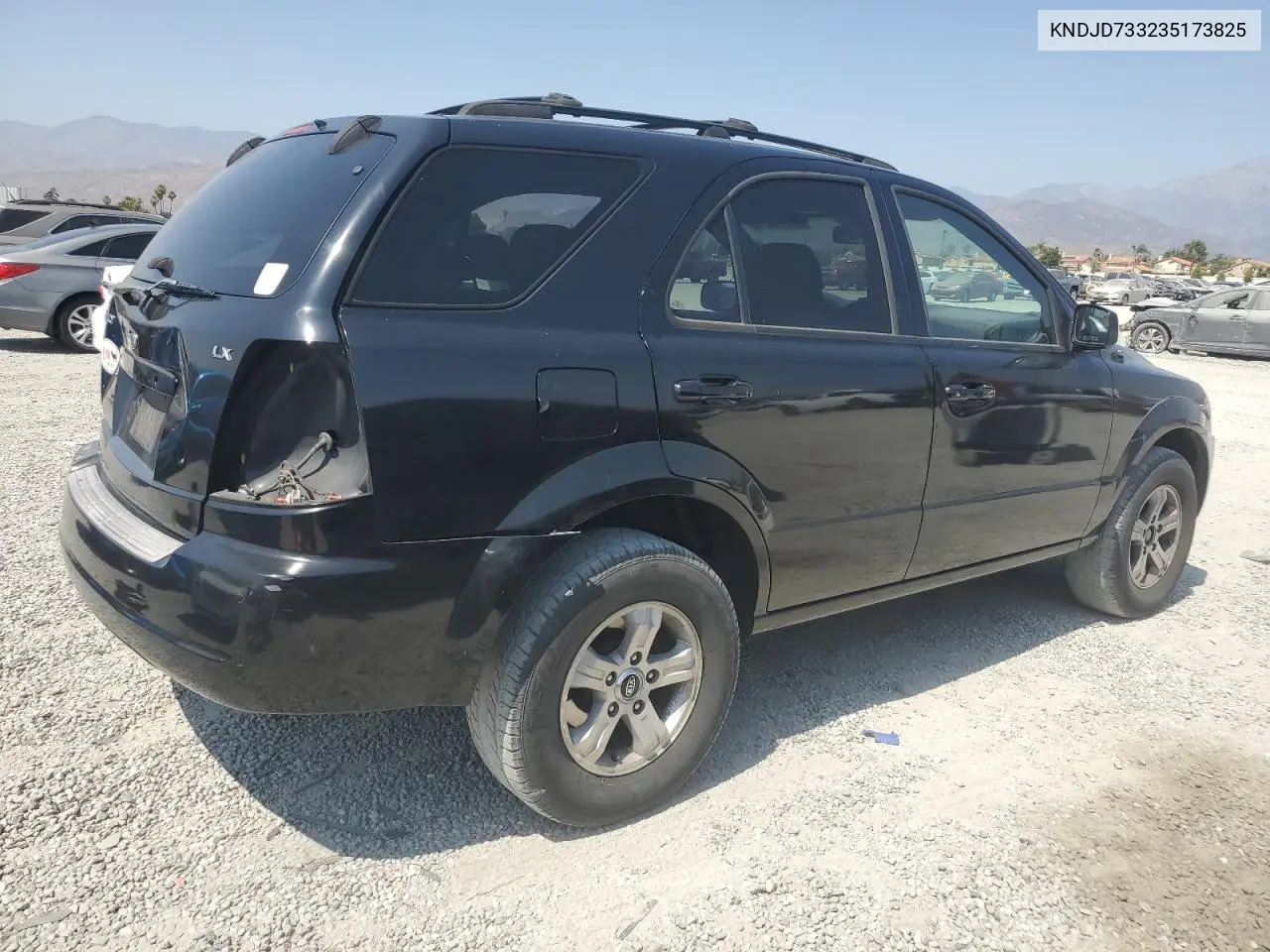 2003 Kia Sorento Ex VIN: KNDJD733235173825 Lot: 62675685