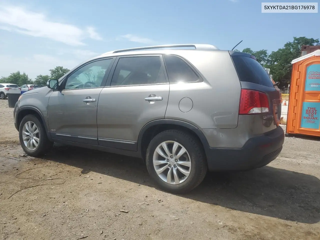 2011 Kia Sorento Base VIN: 5XYKTDA21BG176978 Lot: 62455705