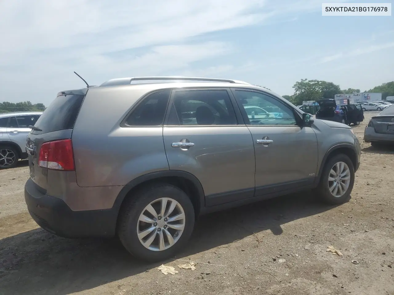 2011 Kia Sorento Base VIN: 5XYKTDA21BG176978 Lot: 62455705