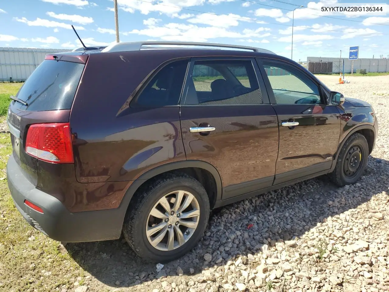 2011 Kia Sorento Base VIN: 5XYKTDA22BG136344 Lot: 63240055