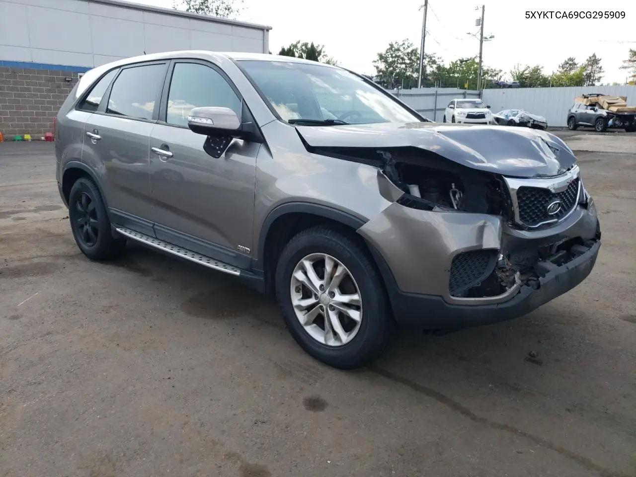2012 Kia Sorento Base VIN: 5XYKTCA69CG295909 Lot: 61940985