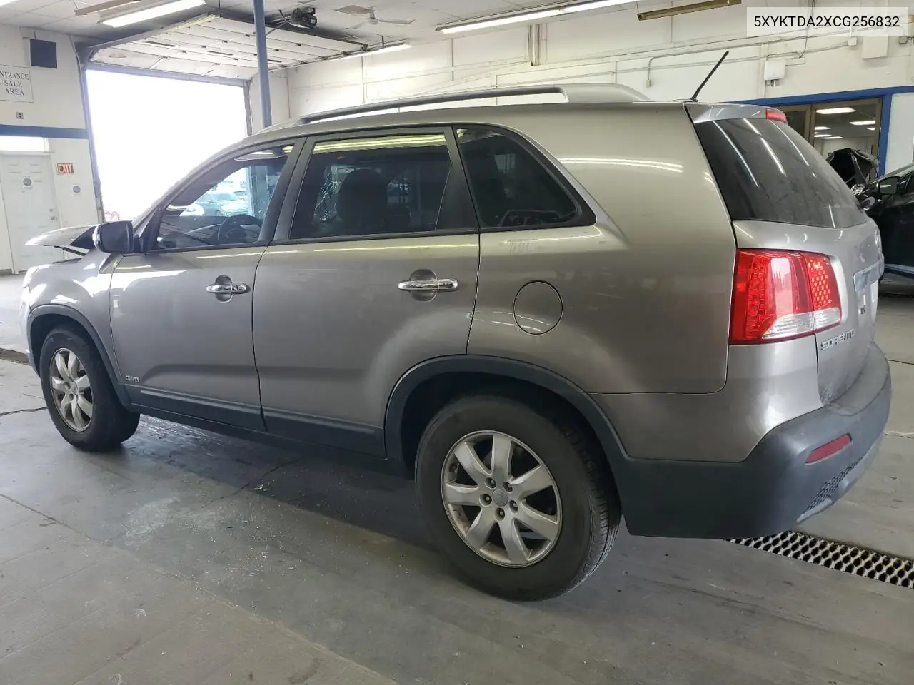 2012 Kia Sorento Base VIN: 5XYKTDA2XCG256832 Lot: 62215815