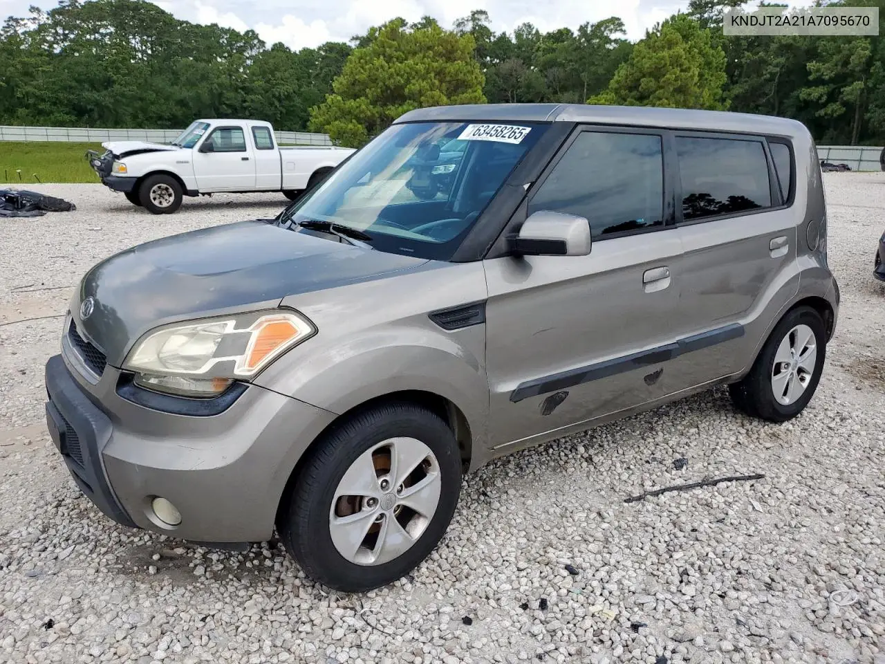 2010 Kia Soul + VIN: KNDJT2A21A7095670 Lot: 63458265