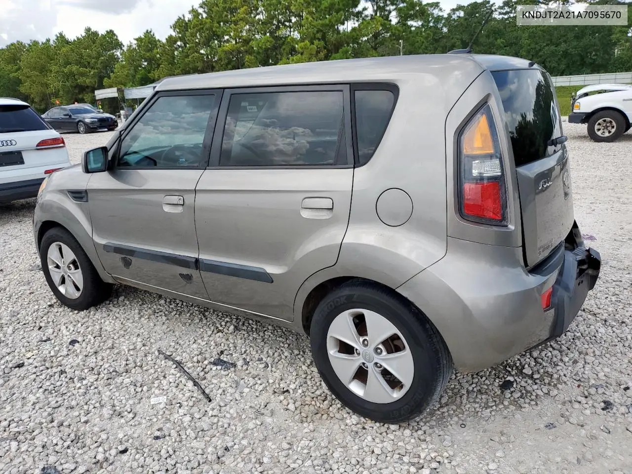 2010 Kia Soul + VIN: KNDJT2A21A7095670 Lot: 63458265