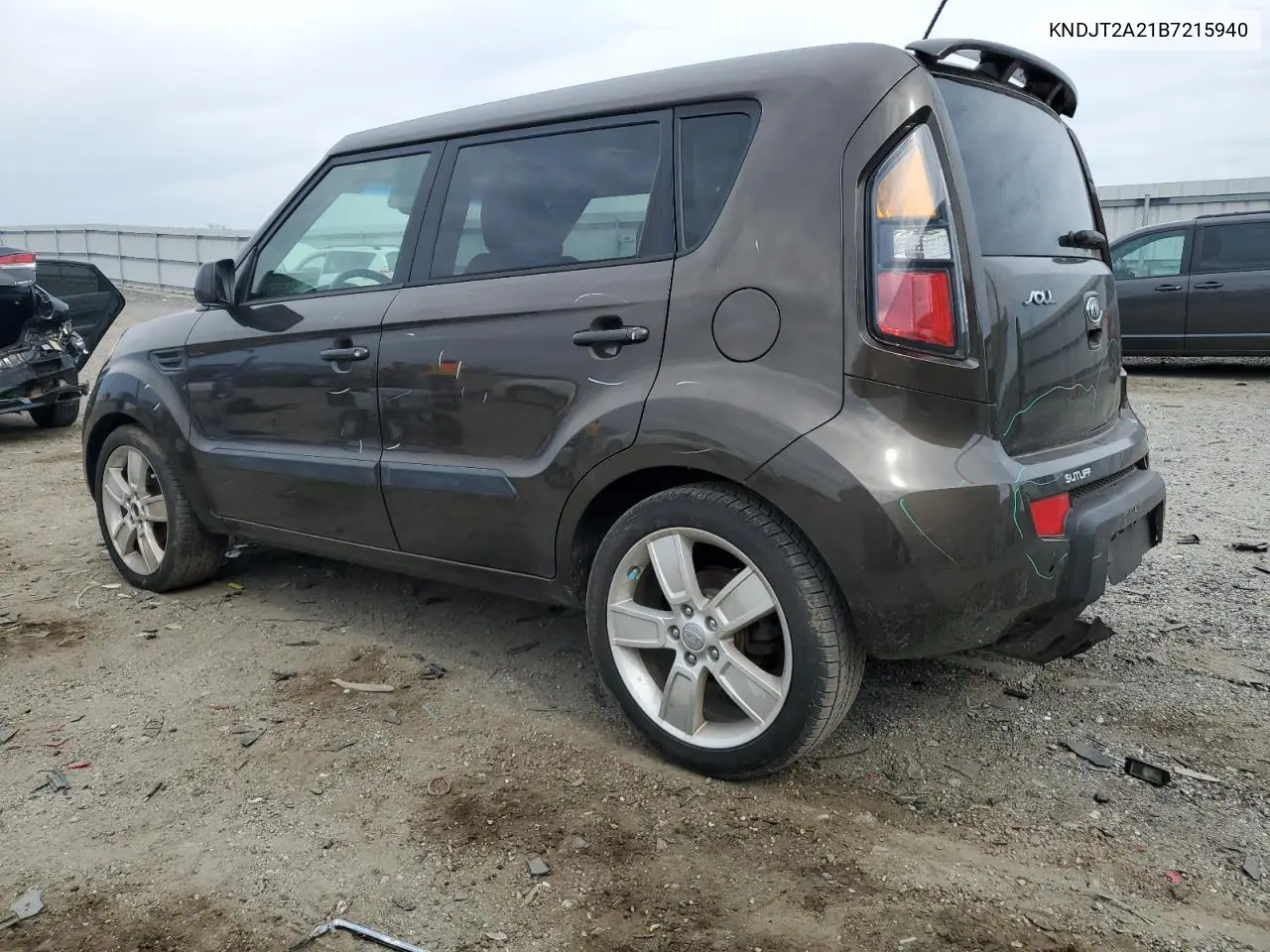 2011 Kia Soul + VIN: KNDJT2A21B7215940 Lot: 51127555