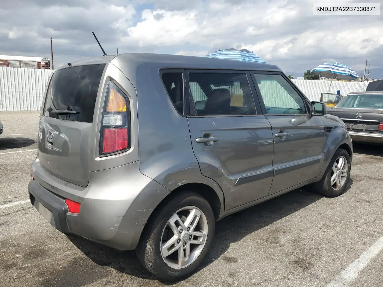 2011 Kia Soul + VIN: KNDJT2A22B7330871 Lot: 56785505