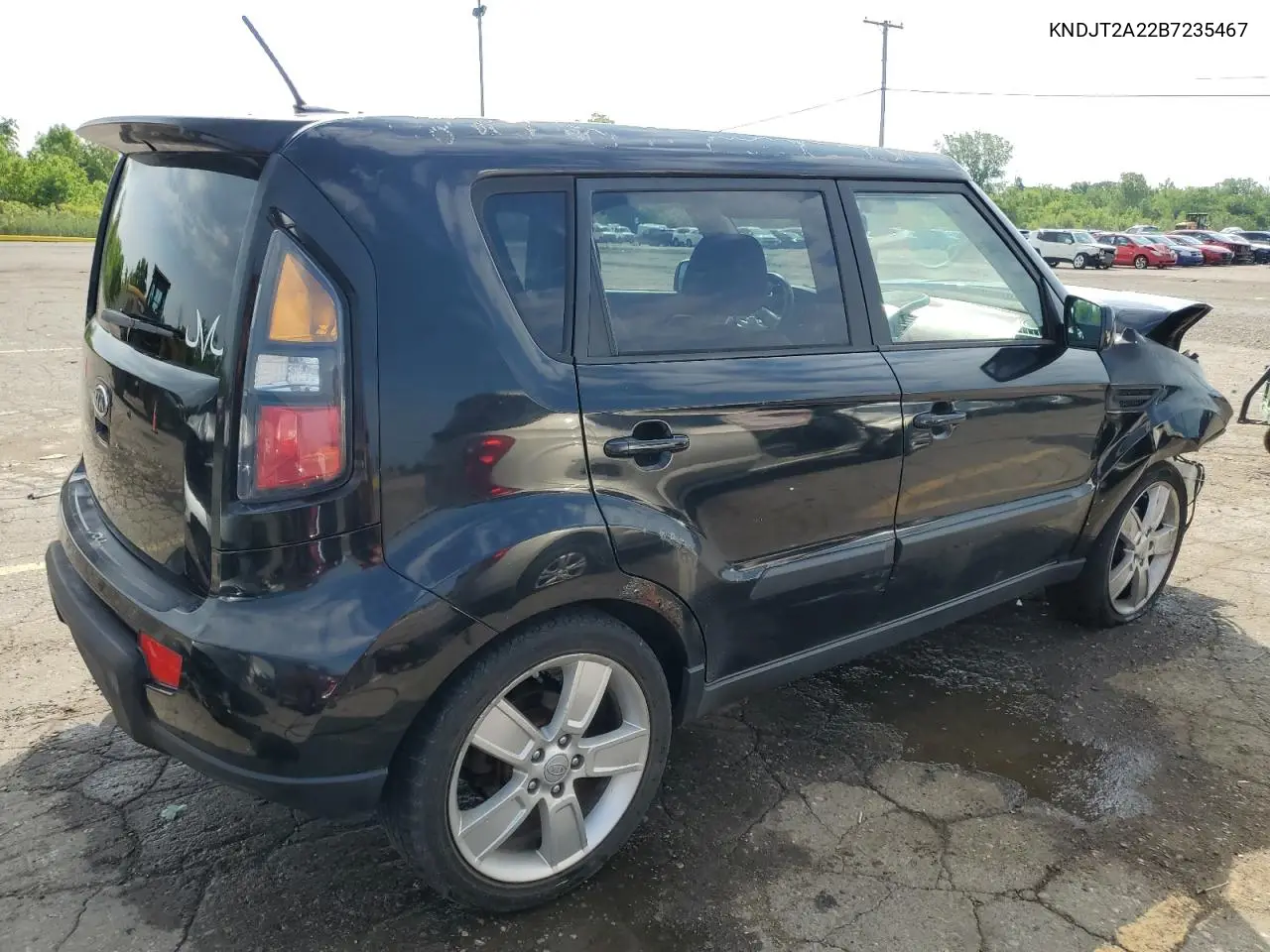 2011 Kia Soul + VIN: KNDJT2A22B7235467 Lot: 61808415