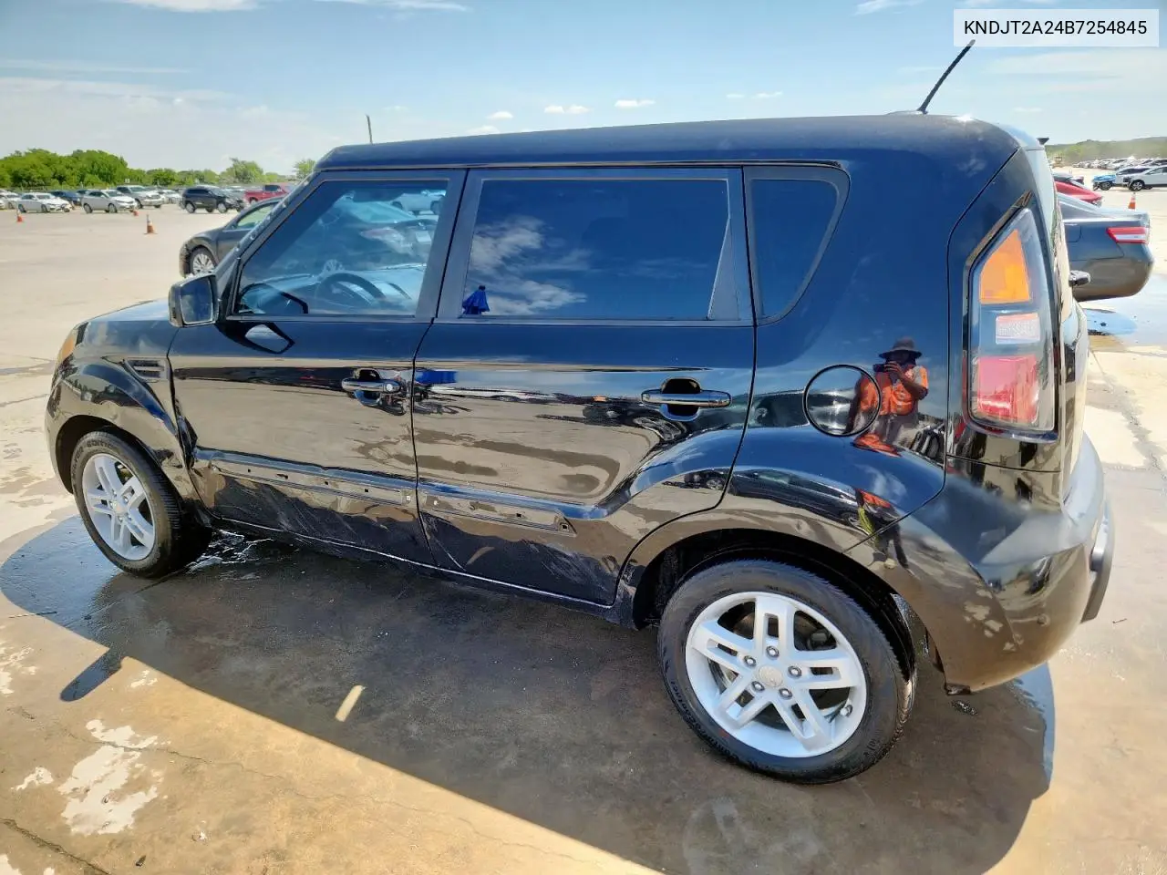 2011 Kia Soul + VIN: KNDJT2A24B7254845 Lot: 62287735