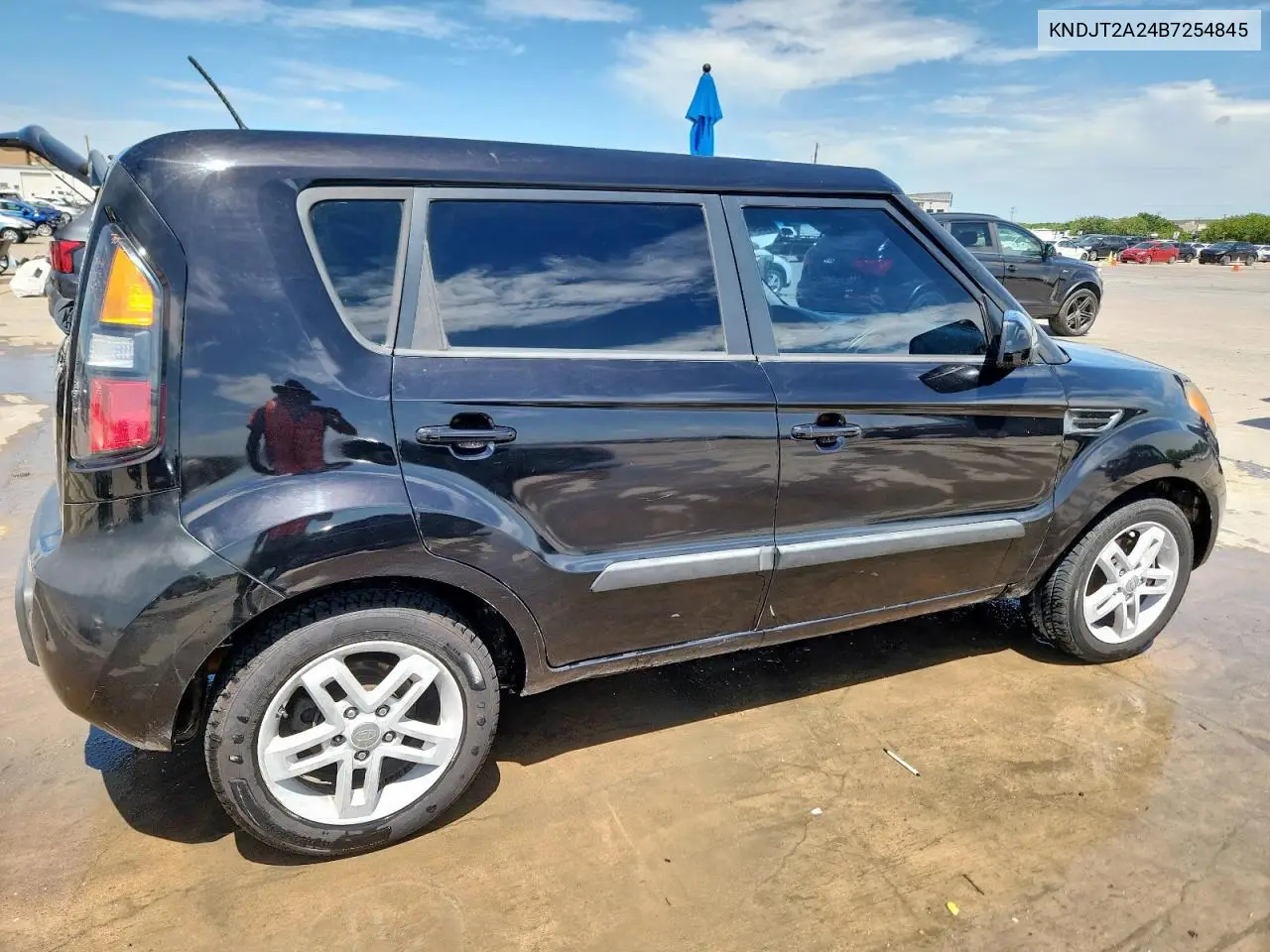 2011 Kia Soul + VIN: KNDJT2A24B7254845 Lot: 62287735