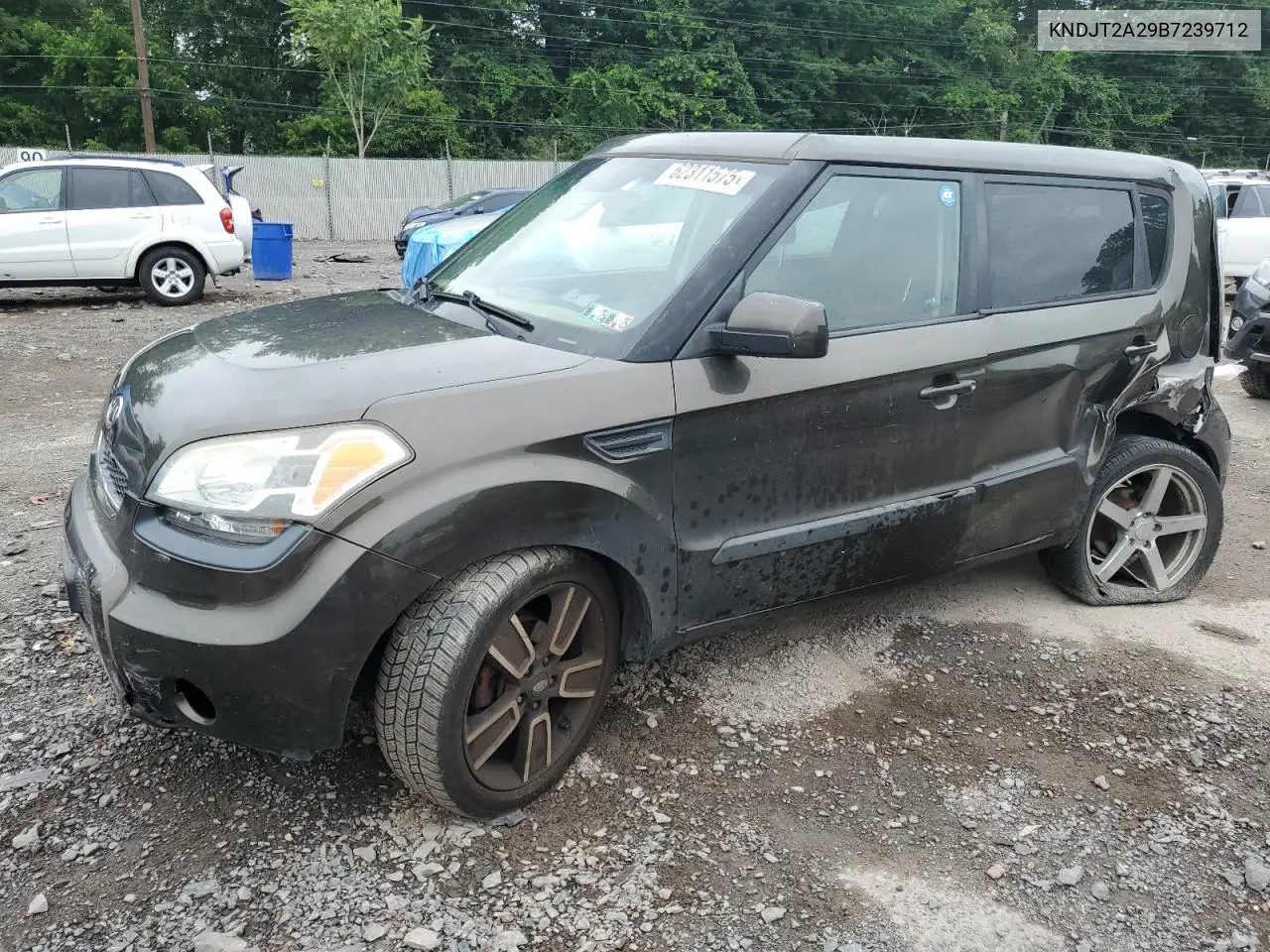 2011 Kia Soul + VIN: KNDJT2A29B7239712 Lot: 62311575