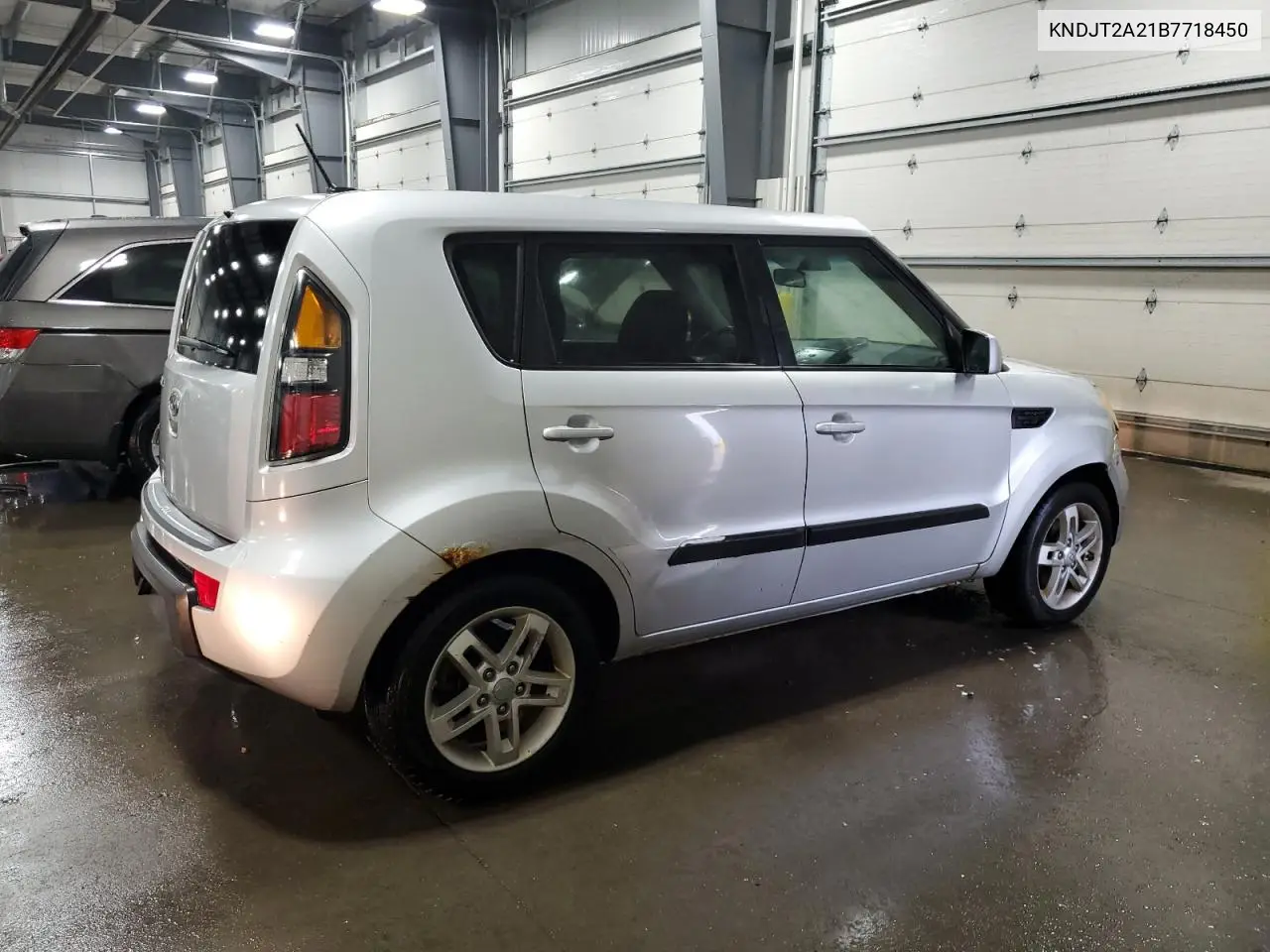 2011 Kia Soul + VIN: KNDJT2A21B7718450 Lot: 62408605