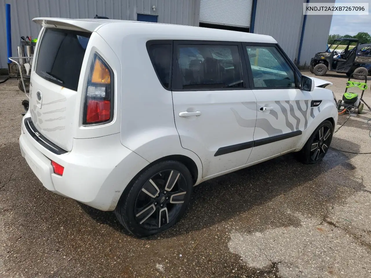 2011 Kia Soul + VIN: KNDJT2A2XB7267096 Lot: 62571745