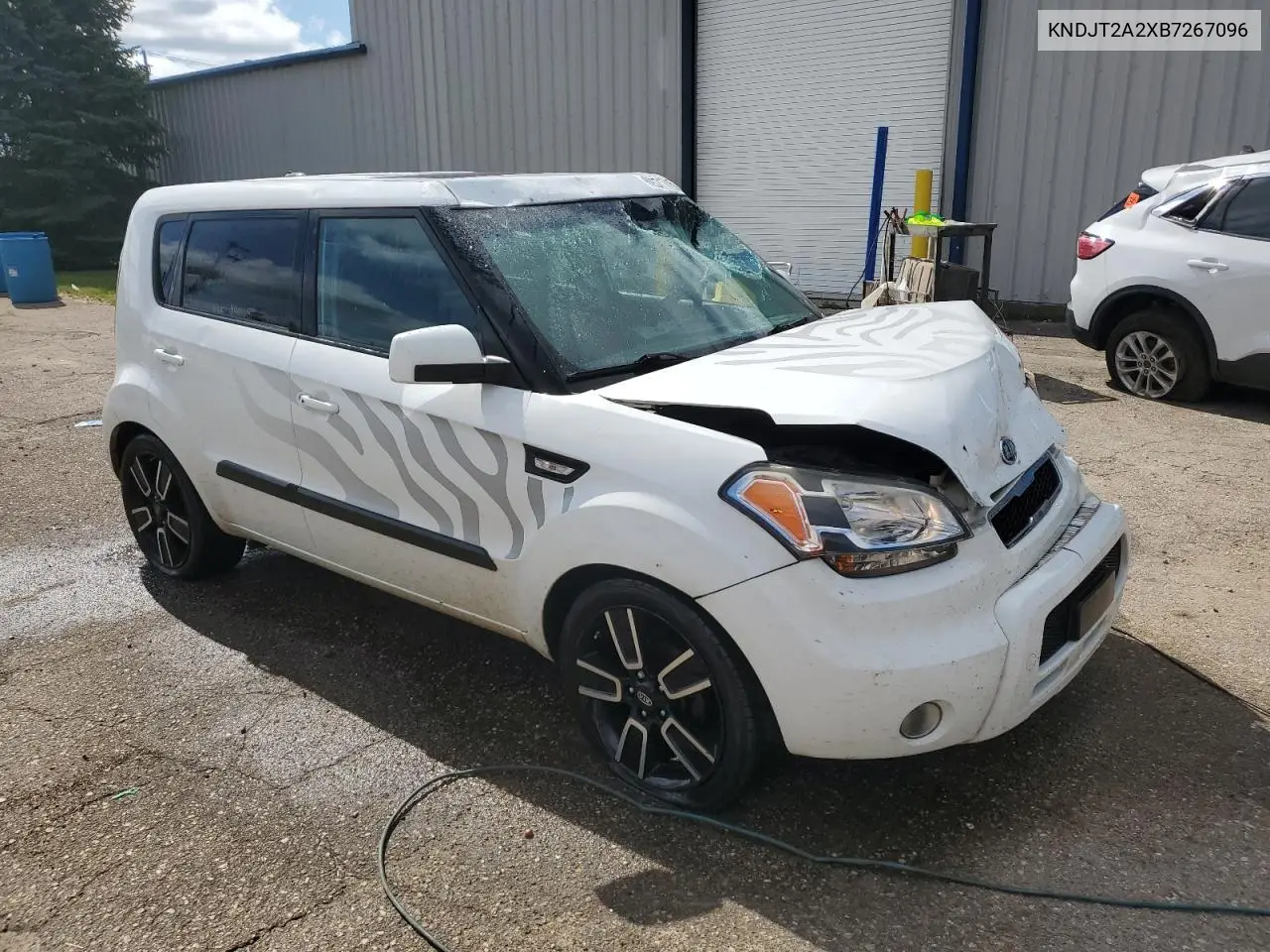 2011 Kia Soul + VIN: KNDJT2A2XB7267096 Lot: 62571745