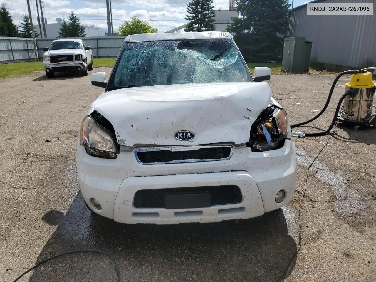 2011 Kia Soul + VIN: KNDJT2A2XB7267096 Lot: 62571745